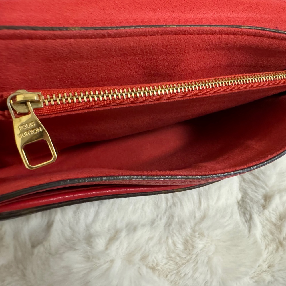 Louis Vuitton Louis Vuitton Pallas Chain Bag - Picture 12 of 16